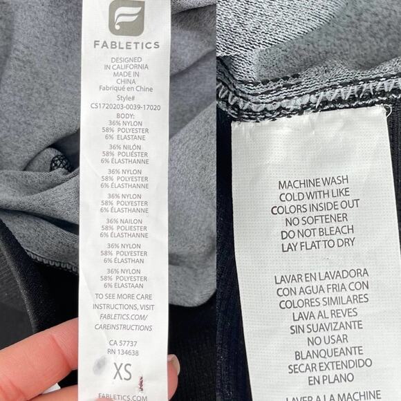 Fabletics Seamless printed capri leggings in jacquard dots women’s XS - Picture 9 of 12